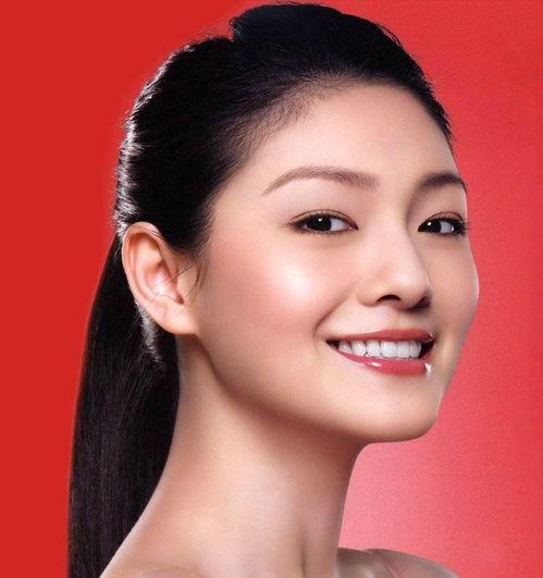 娱乐吃瓜君小脸妆容,娱乐吃瓜君的时尚妆容攻略